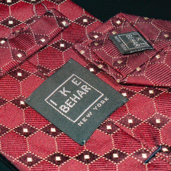 Ike Behar Burgundy White Geometric 100% Silk Men's Designer Tie - Picture 3 of 5